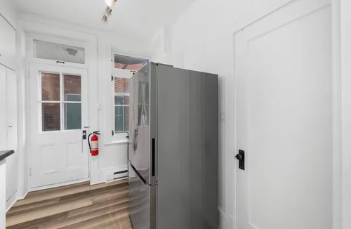 Haute-Ville Apartment | Perfect Location! Perfect Stay in Quebec City! Suite Jardin