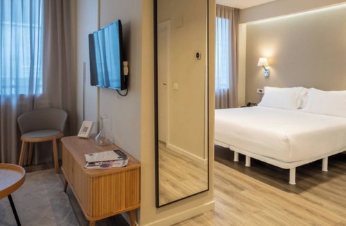 Castanos Hotel | Perfect Studio for Art + Culture Lovers in Bilbao's Prime Location