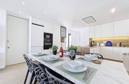 Mar de Cristal Apartment | Poolside apartment with terrace, parking and Wi-Fi