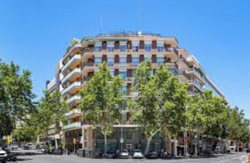 L'Antiga Esquerra de l'Eixample Apartment | Premium 3-Bedroom Retreat in the Heart of Barcelona