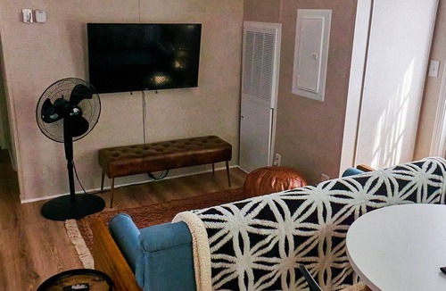 Charleston Apartment | Private, detached 1 bedroom apt. 6 miles from Folly Beach & downtown Charleston