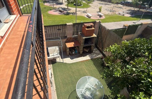 Pinseque House | Private Villa in a Luxury Residential Area
