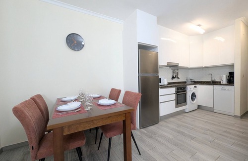 Torrevieja Apartment | R-66-B Apartment with Private Terrace and Pool 900 m from the Beach