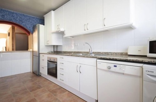 Calafell House | R140 Manila Resort Jardin