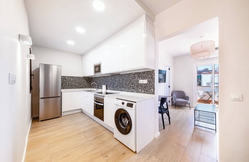 Sants Apartment | Recently refurbished 3 bedroom apartment with terrace
