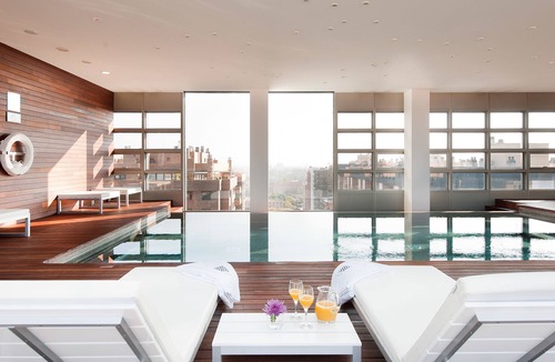 Romareda Hotel | Reina Petronila