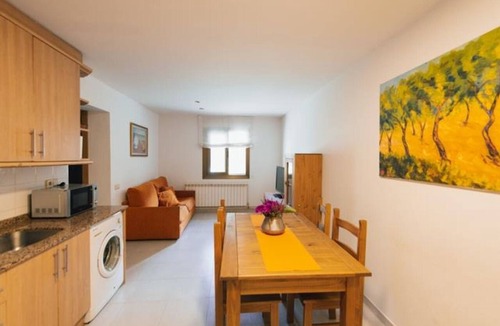 Montardit de Baix Apartment | Renovated apartment in Montardit de Baix, pets allowed