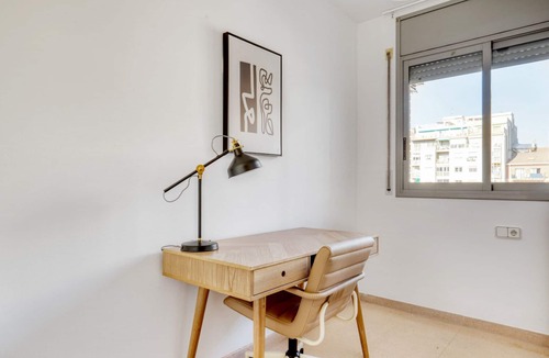 La Vila Olimpica del Poblenou Apartment | Renovated La Vila Olimpica del Poblenou 3BR w/Balcony, by Blueground