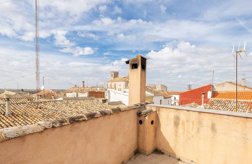 Villarrubia de Santiago Apartment | Room 4 with Private Garden - El Sueño De Lucrecia, Toledo