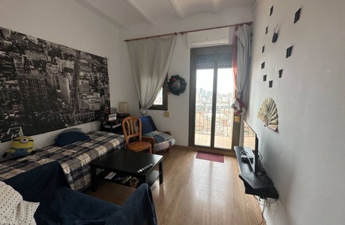 Collblanc y La Torrassa Apartment | Room close to camp nou and barcelona fira