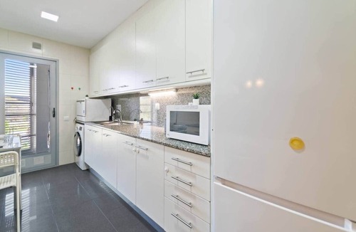 El Port Apartment | Room Fran FIRA GRAN VIA 2 - King Size Bed