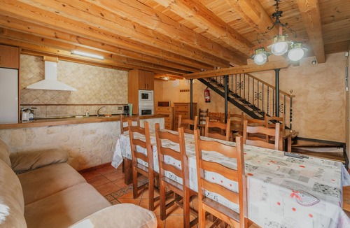 Castro de Fuentiduena House | Rural House 'Peña' with Mountain Views, Shared Pool and Wi-Fi