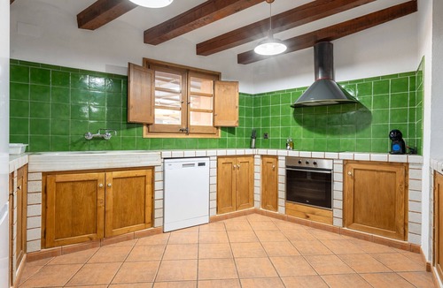 Torrelles de Foix House | Rural house 'Can Cruset' with mountain views, private pool, and Wi-Fi