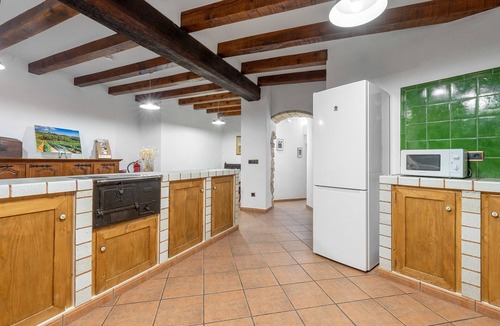Torrelles de Foix House | Rural house 'Can Cruset' with mountain views, private pool, and Wi-Fi