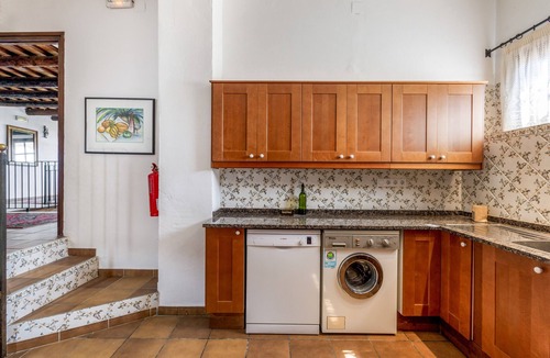 Sant Pere de Ribes House | Rural House 'Els Cucons' with Sea Views, Wi-Fi and Air Conditioning