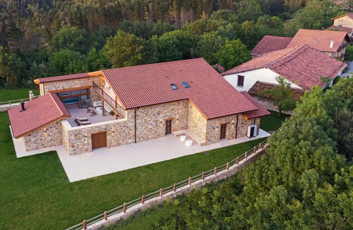 Muxika Cottage | Rural house ORUE BASERRIA in URDAIBAI-with jacuzzi and sauna