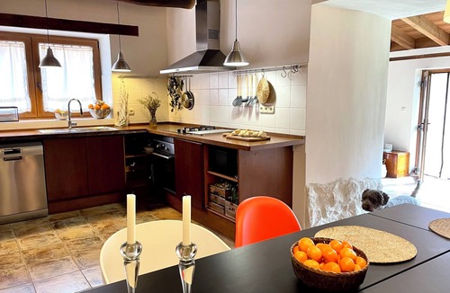 Robladillo Cottage | Rural house with fireplace and large aromatic garden - 20 min from Valladolid