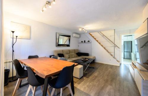 Fuencarral Apartment | SAB52 - Amplio Chalet 3 dormitorios y 2 baños, terraza y barbacoa - Alquiler temporal
