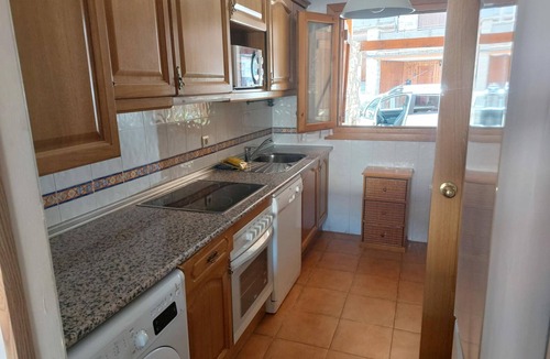 Villanua House | Scenic Stone Mountain House with Garden, 3 Double Bedrooms & Loft, Fully Equipped Kitchen