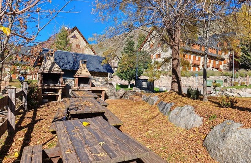 Pla de l'Ermita Apartment | Schöne Triplex mit Garten und Wifi Puig Falcó 1 Vall de Boí by Interhome