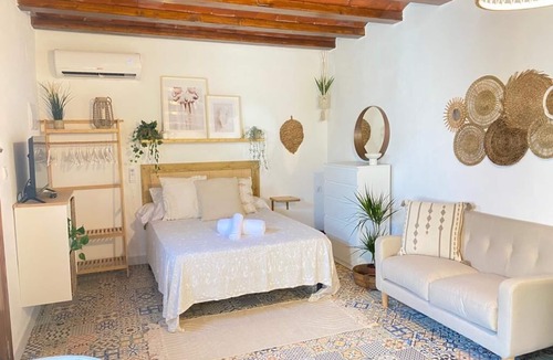 La Malva-rosa Apartment | Small charming loft on the beachfront