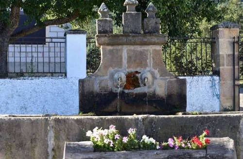 Sotillo del Rincon House | Spacious Country House in Soria with Garden and Mountain Views