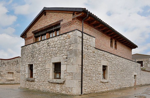 Canalejas de Penafiel House | Spacious Country House in Ribera del Duero near Peñafiel Castle