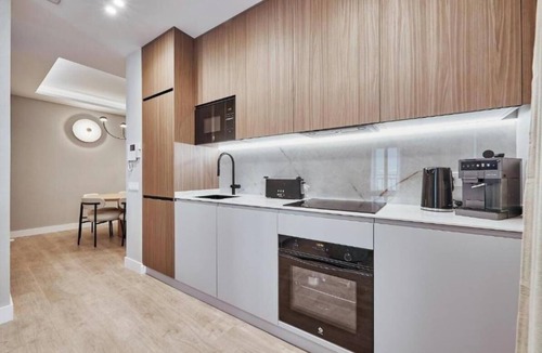 Palacio Apartment | Spacious Group Apartment in the Heart of Madrid Near Plaza Mayor