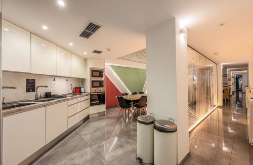 Gaztambide Bed & Breakfast | Spectacular quadruple room w/gym B104