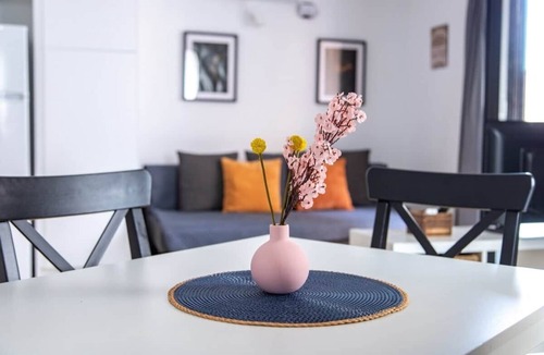 Collblanc y La Torrassa Apartment | StayCampNou Spacious 3BR Apt with Balcony · Camp Nou · Fira