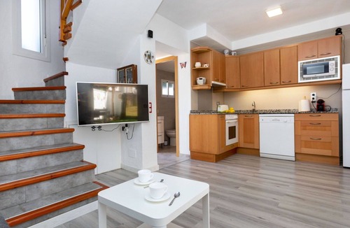 El Casalot Villa | Stunning private villa for 6 guests with pool, WIFI, A/C, TV and terrace