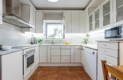 L'Ampolla House | Stunning private villa for 6 people with A/C, WIFI, private pool, TV, patio and pets allowed
