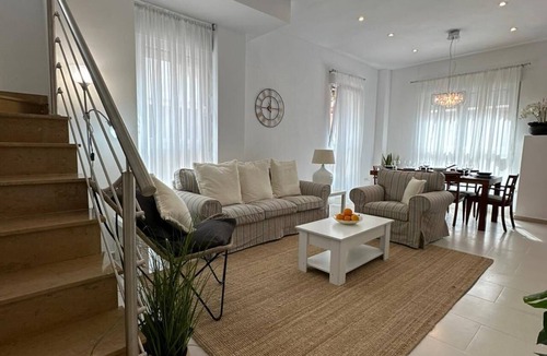 Benicassim House | Stylish 4 Bedroom Townhouse Beach & Town Sleeps 8