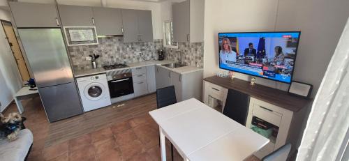 Castelldefels House | Suite con Terraza & BBQ, 5 min a pie de la Playa