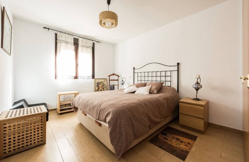 Alcala de Henares Bed & Breakfast | Suite room in Cuna de Cervantes apartment