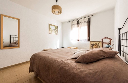 Alcala de Henares Bed & Breakfast | Suite room in Cuna de Cervantes apartment