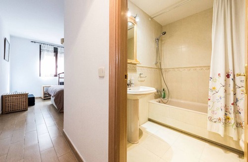 Alcala de Henares Bed & Breakfast | Suite room in Cuna de Cervantes apartment