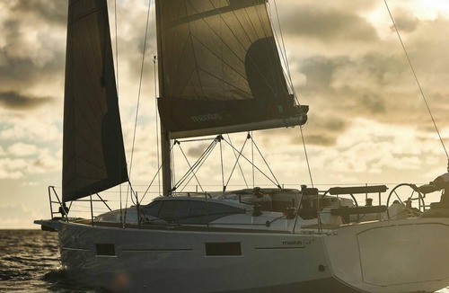 Poblats Maritims Boat Rental | Sun-Kissed Sailing Adventure in Valencia