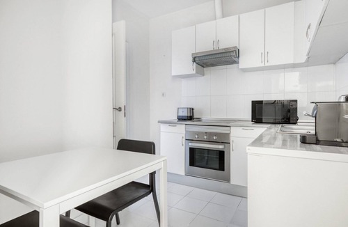 Chueca Apartment | Sunlit Chueca 2BR nr city center, by Blueground