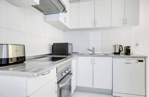 Chueca Apartment | Sunlit Chueca 2BR nr city center, by Blueground