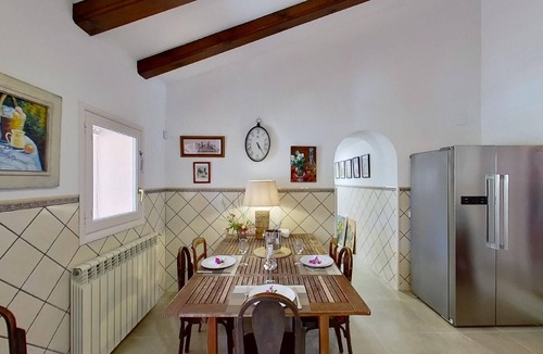 L'Ampolla Villa | Superb villa for 16 people with swimming pool, tennis court, 3 km from the beach.
