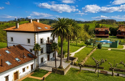 Noriega Apartment | Tejasturias : La Franca Swimming Pool, Paddle Tennis and Beach