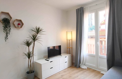 San Pablo Apartment | The Charm of Casco II by Alogest