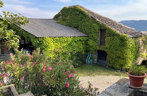 Banaston House | The Era of Banastón Usana