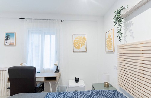 Cotos Bed & Breakfast | Tokyo: room with comfort, convenience and shared areas Chamartín - Mauricio Legendre