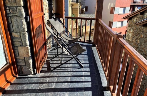 Llivia House | Townhouse 4 rooms Pool, Fireplace, Wi-Fi & Pet-Friendly