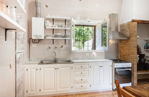Puerto San Miguel House | Typical Countryside House with Pool Near the Beach