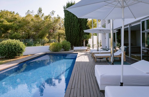 Sant Josep de sa Talaia House | Vacation Home 'Villa 10 9' with Mountain Views, Wi-Fi and Air Conditioning