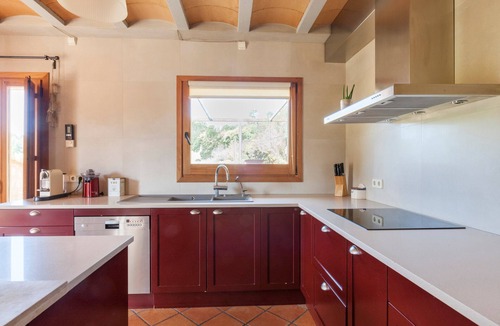 Jorba House | Vacation Home 'Masia Els Nocs' with Mountain Views, Wi-Fi, and Air Conditioning