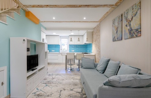 Los Arenales del Sol House | Vacation Home "Sol Gran Alacan"' near Beach with Shared Pool & Wi-Fi